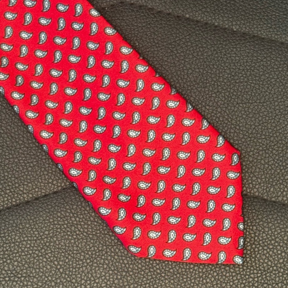 Pre-Loved Italian Pure Silk Red w/Blue Paisley Print Men's Neck Tie